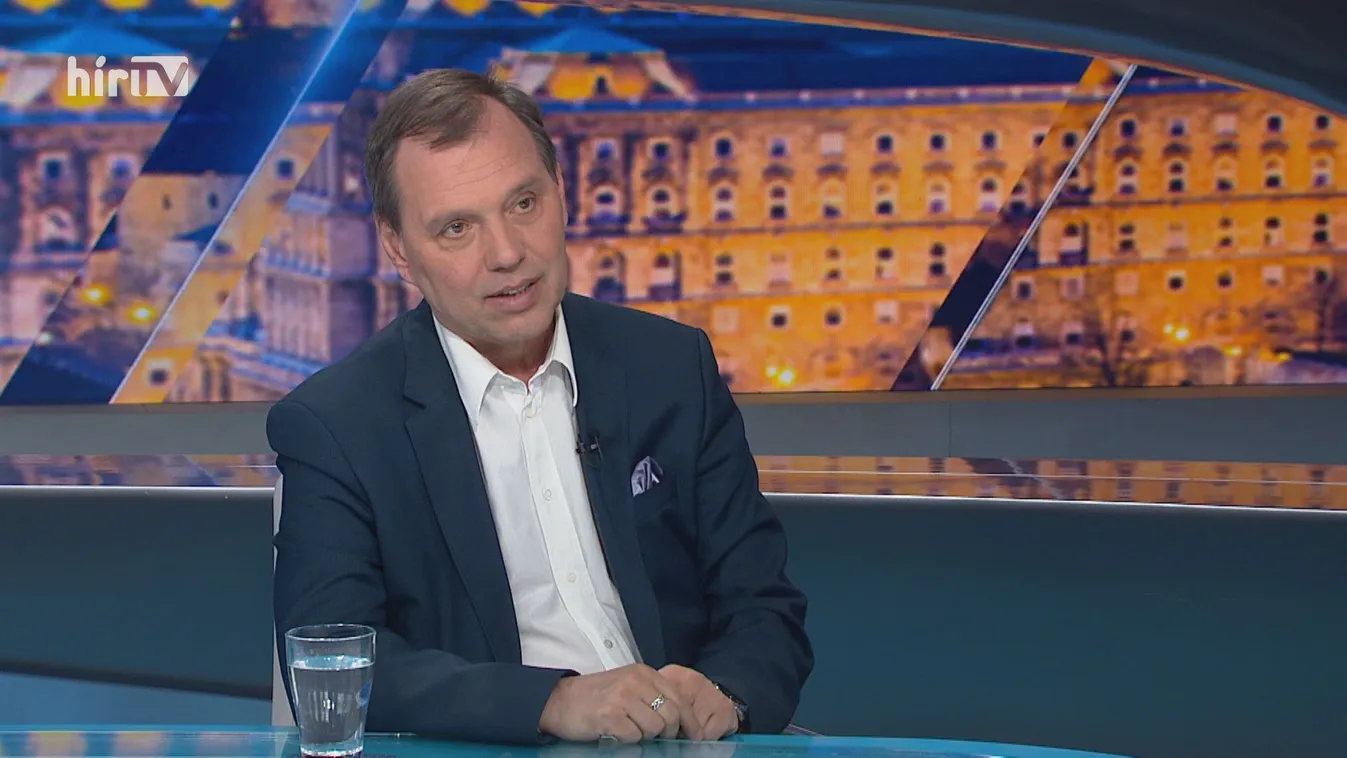 Szlávik János: Most jellemzően a sokkal fiatalabbak kerülnek súlyos állapotba és kórházba
