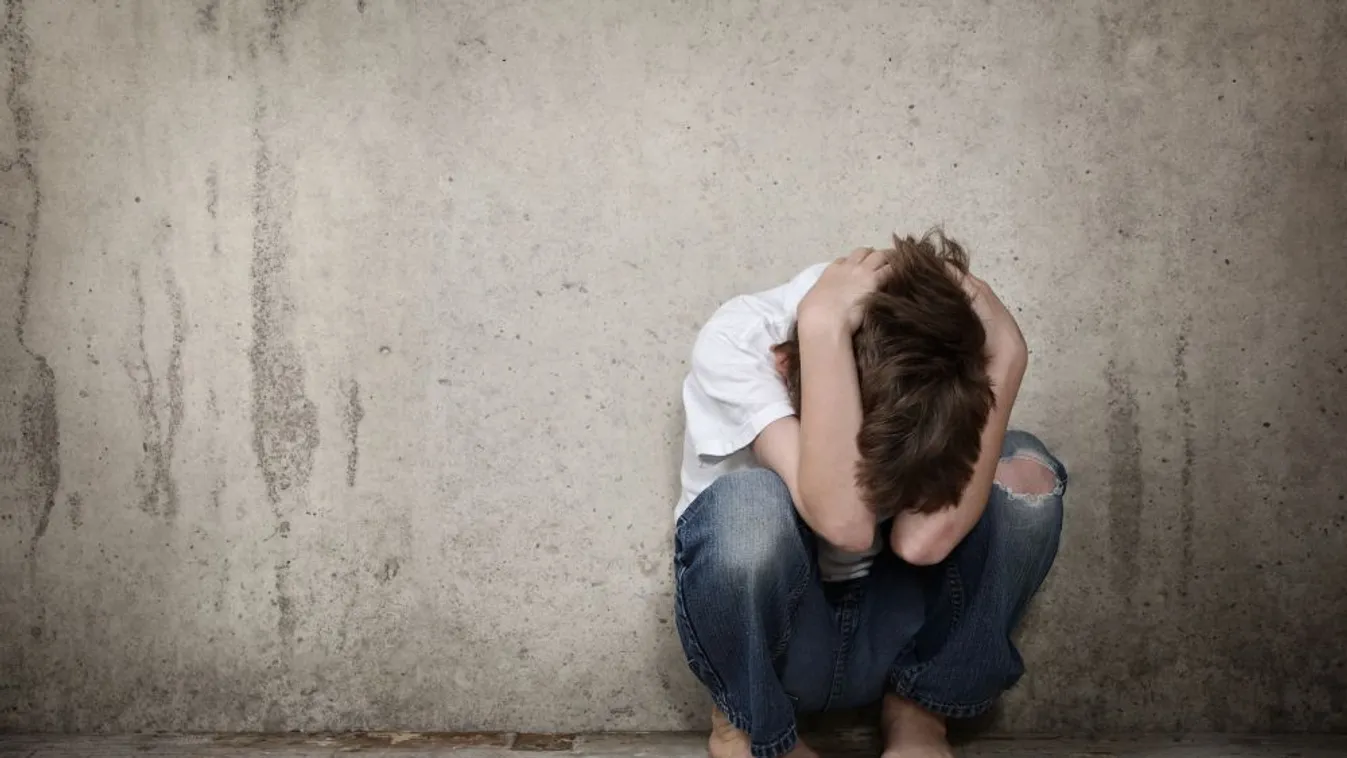 Meg akarta ölni nyolcéves fiát