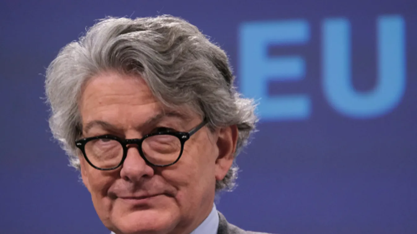 Európai biztos: A nyári szezonra életbe kell lépnie a zöld útlevélnek