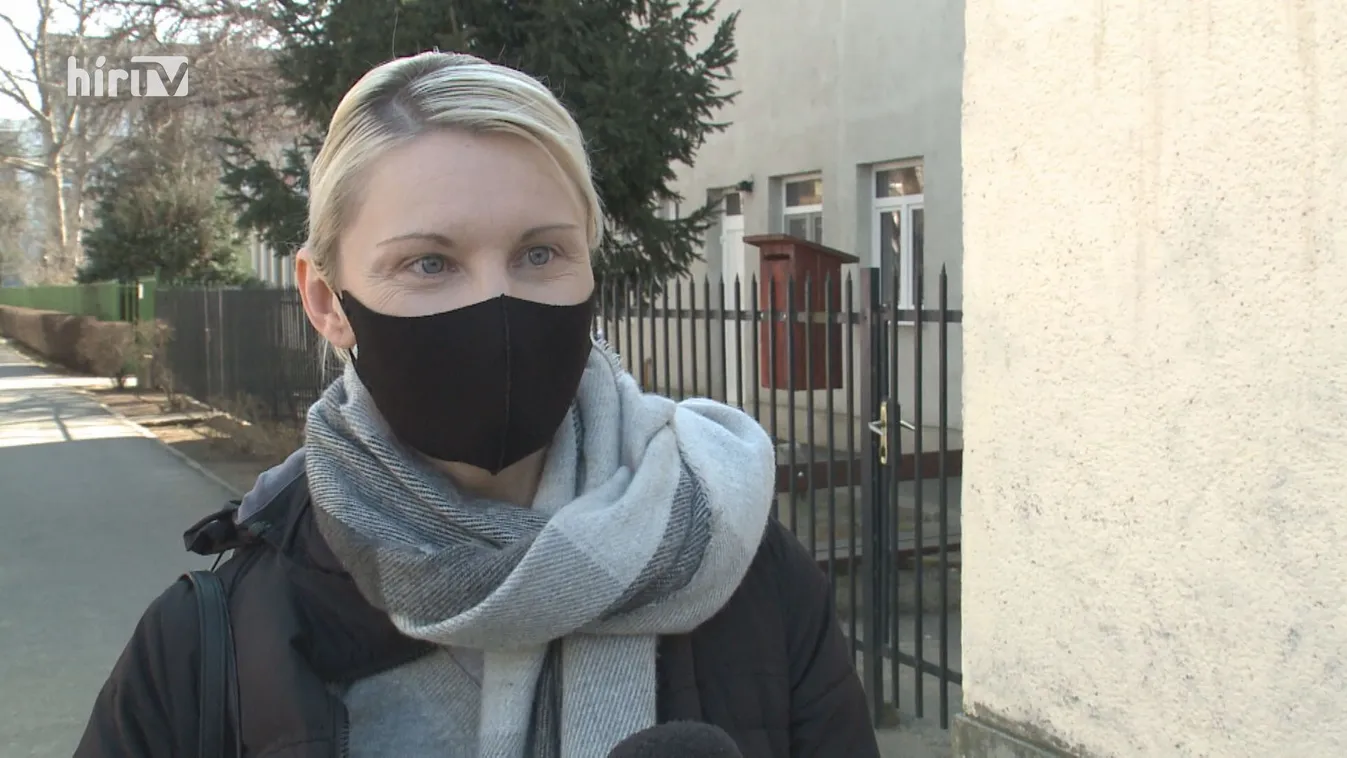 Hétfőtől bezártak az óvodák és az iskolák is