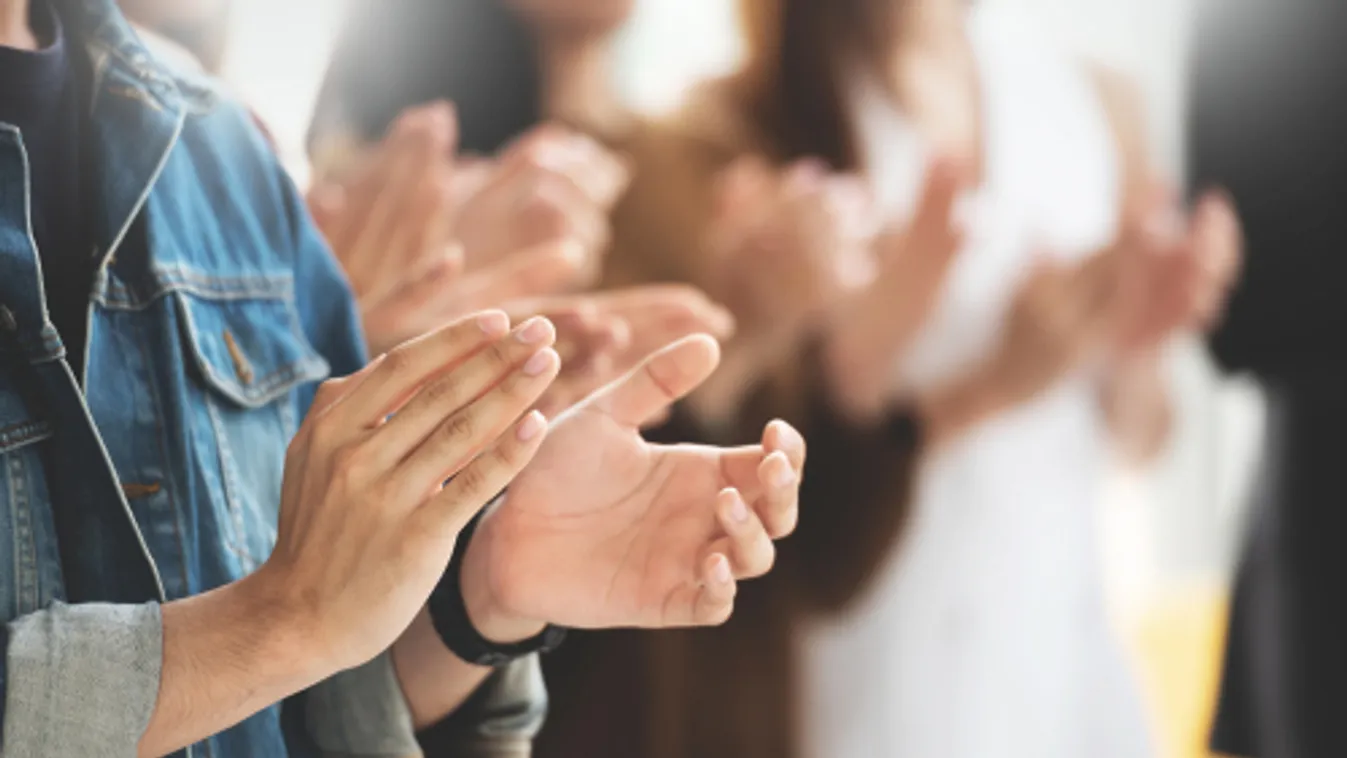 Tapsra hívnak mindenkit a színházi világnapon