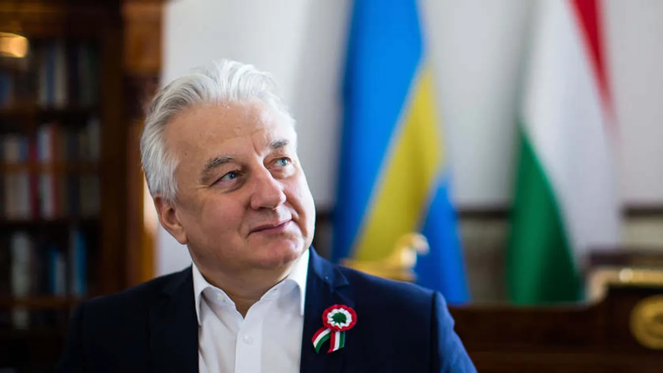 Megerősíteni magunkat nemzeti büszkeségünkben: ez a feladatunk