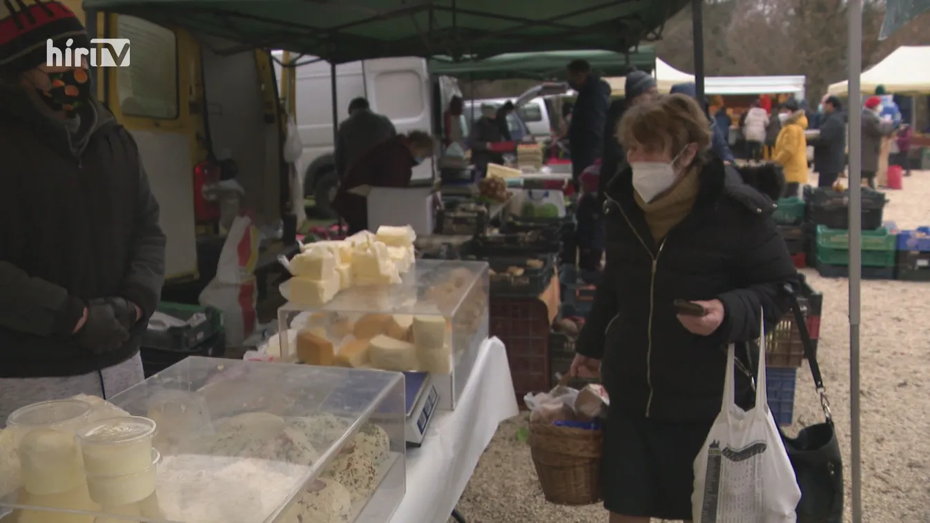 Székesfehérváron visszatér az idősek vásárlási sávja