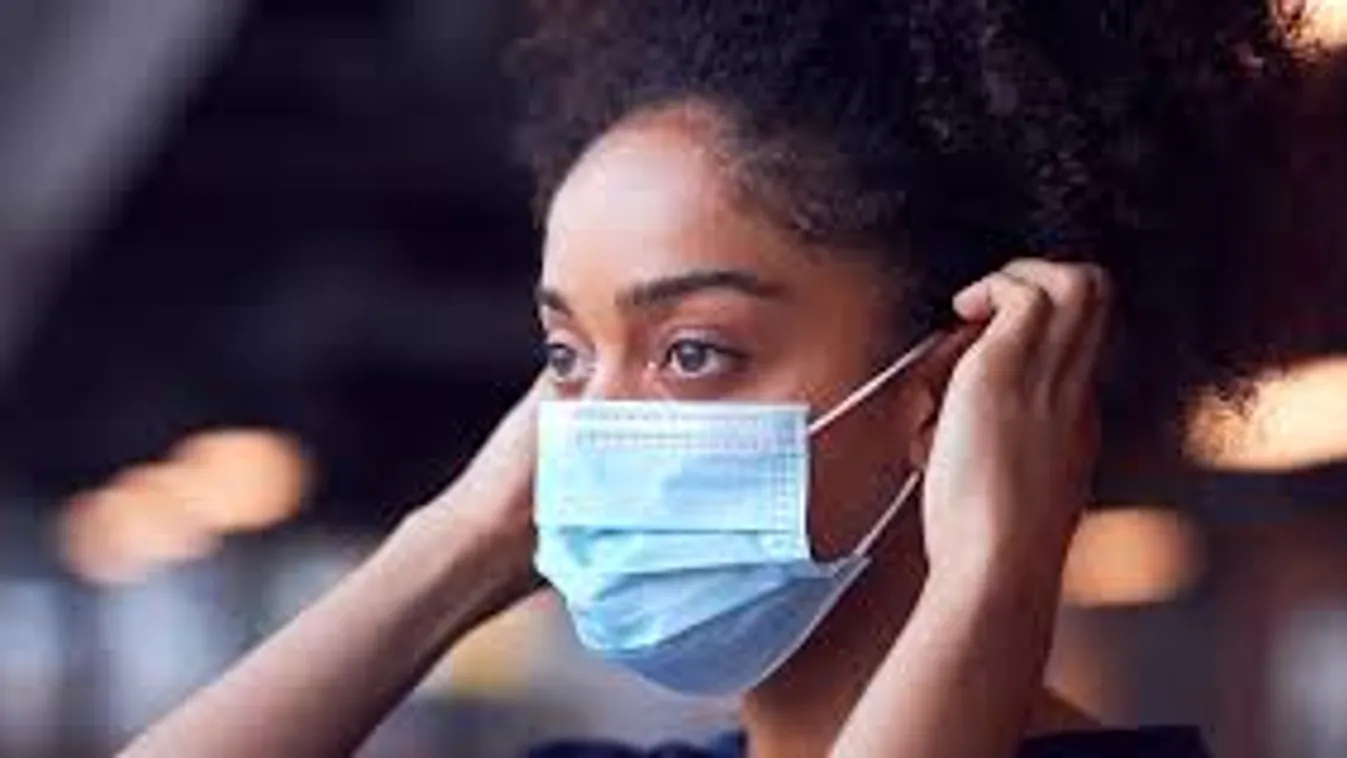 Két maszk viselése nem nyújt sokkal nagyobb védelmet a vírussal szemben japán kutatók szerint