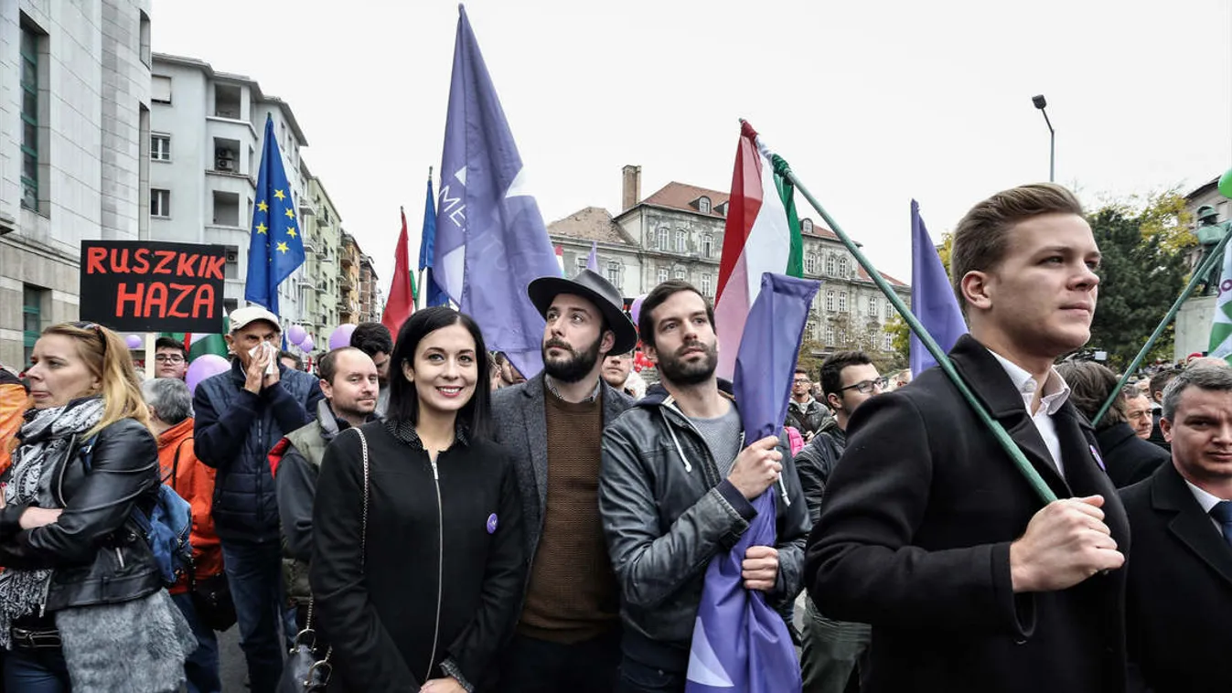 Megszorítás, adó- és áremelés is van a Momentum programjában