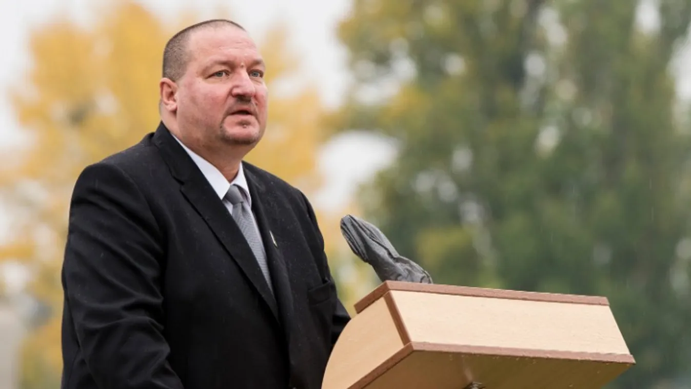 Németh Szilárd: Oltóbusszal vesz részt a honvédség a védekezésben