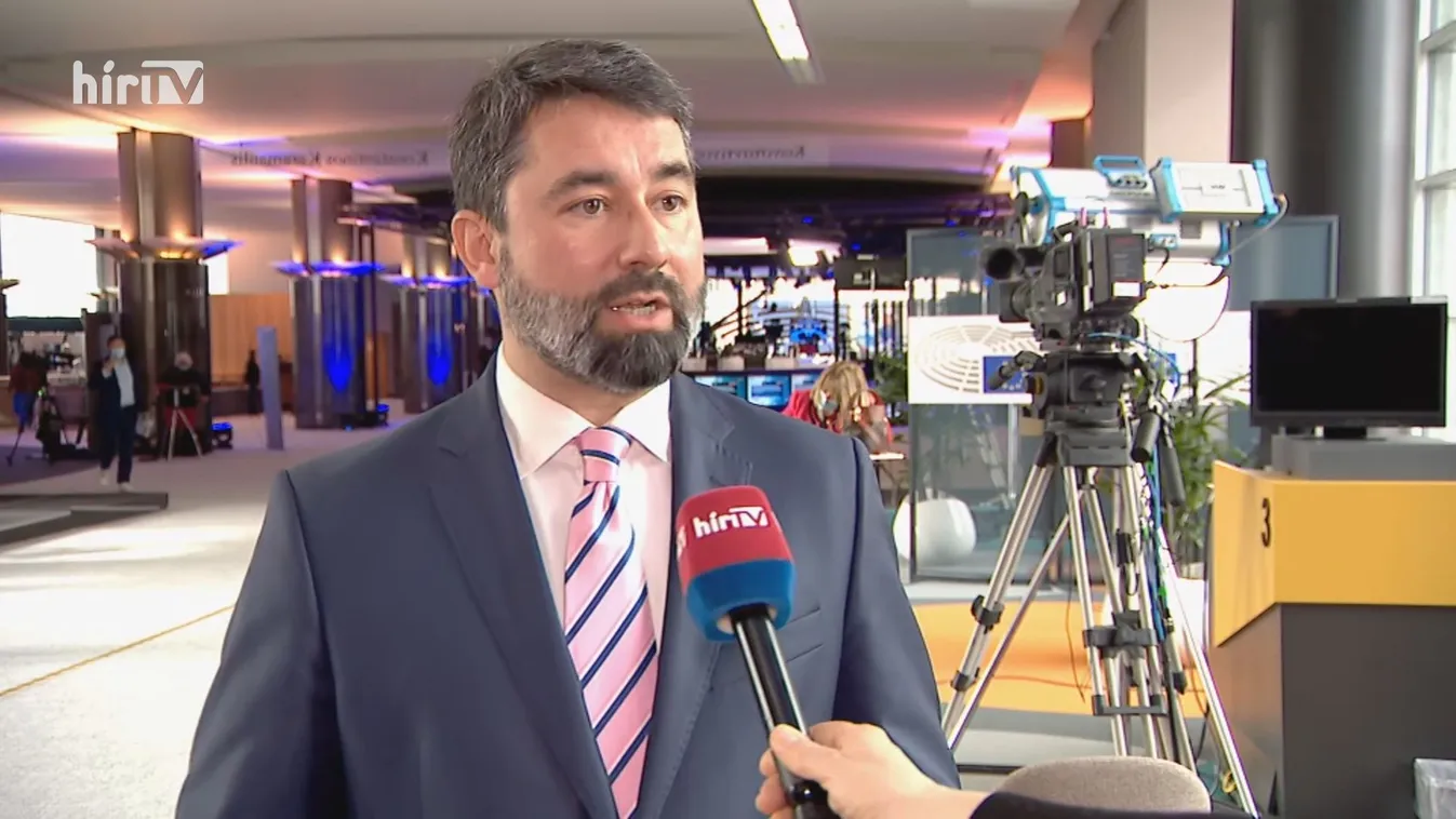 A vakcina nem lehet politikai vita tárgya