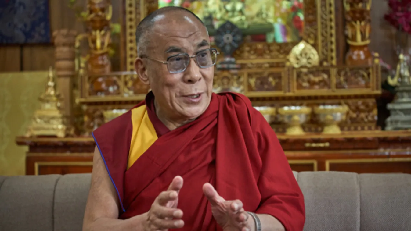 A dalai láma megkapta az oltás első adagját