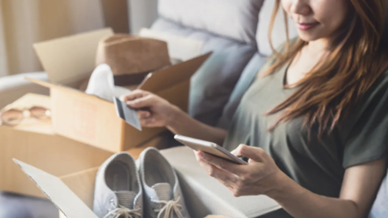 Magyarországon 21 százalékkal nőhet az online divatüzletek forgalma egy felmérés szerint