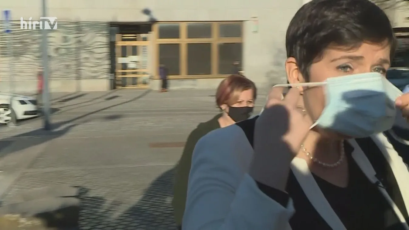 A DK továbbra is kiáll Czeglédy mellett