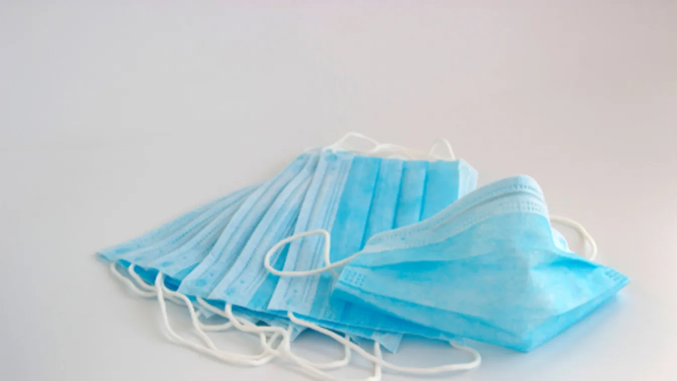 Újabb maszk és védőtávolság nélküli húsvéti misék miatt indult eljárás Franciaországban