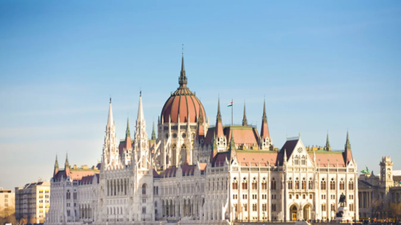 Hatnapos üléssel folytatja munkáját a parlament