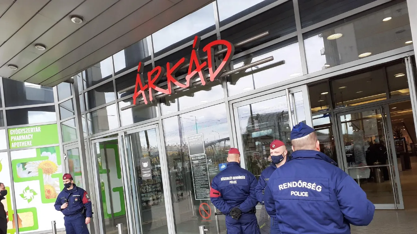 Megdöbbentő részletek: Unalomból okozott pánikot a pénzszállító az Árkádban