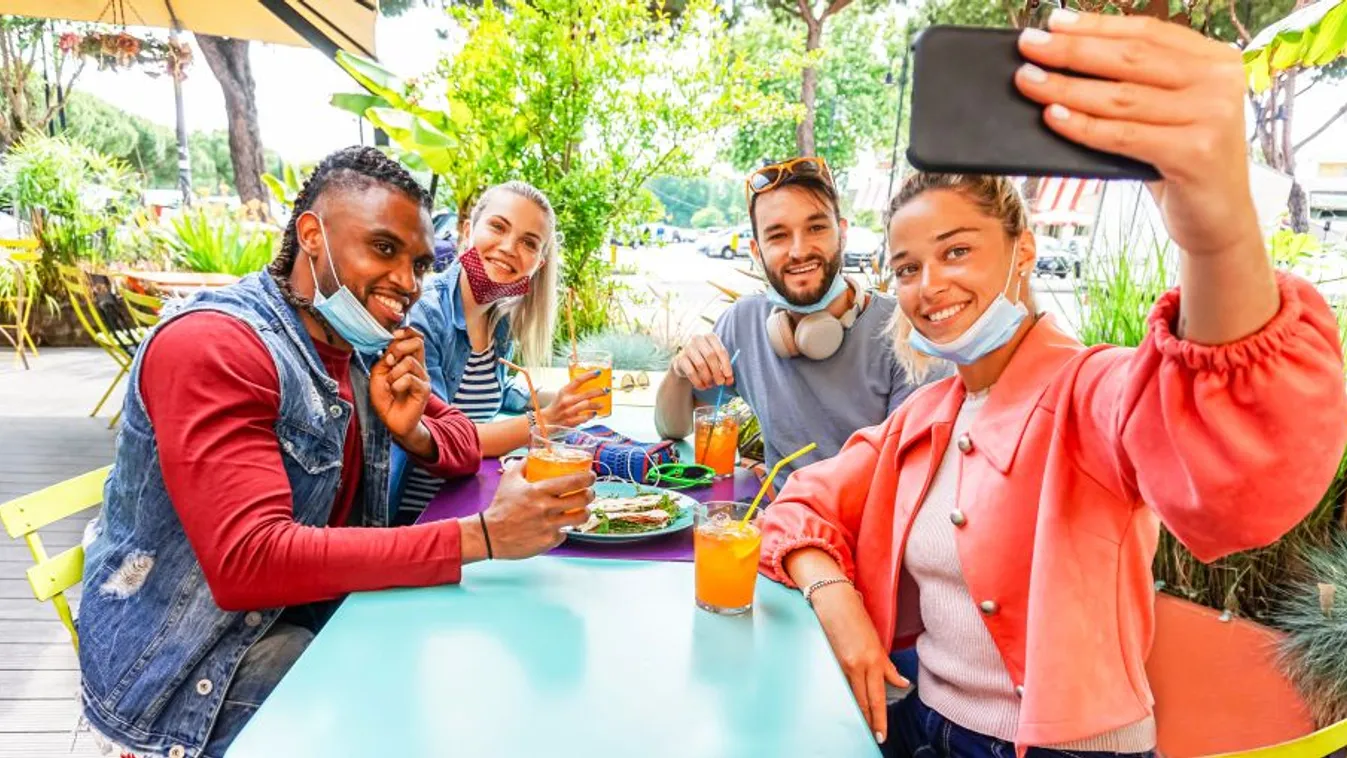 Enyhítették a maszkviselés szabályait az Egyesült Államokban