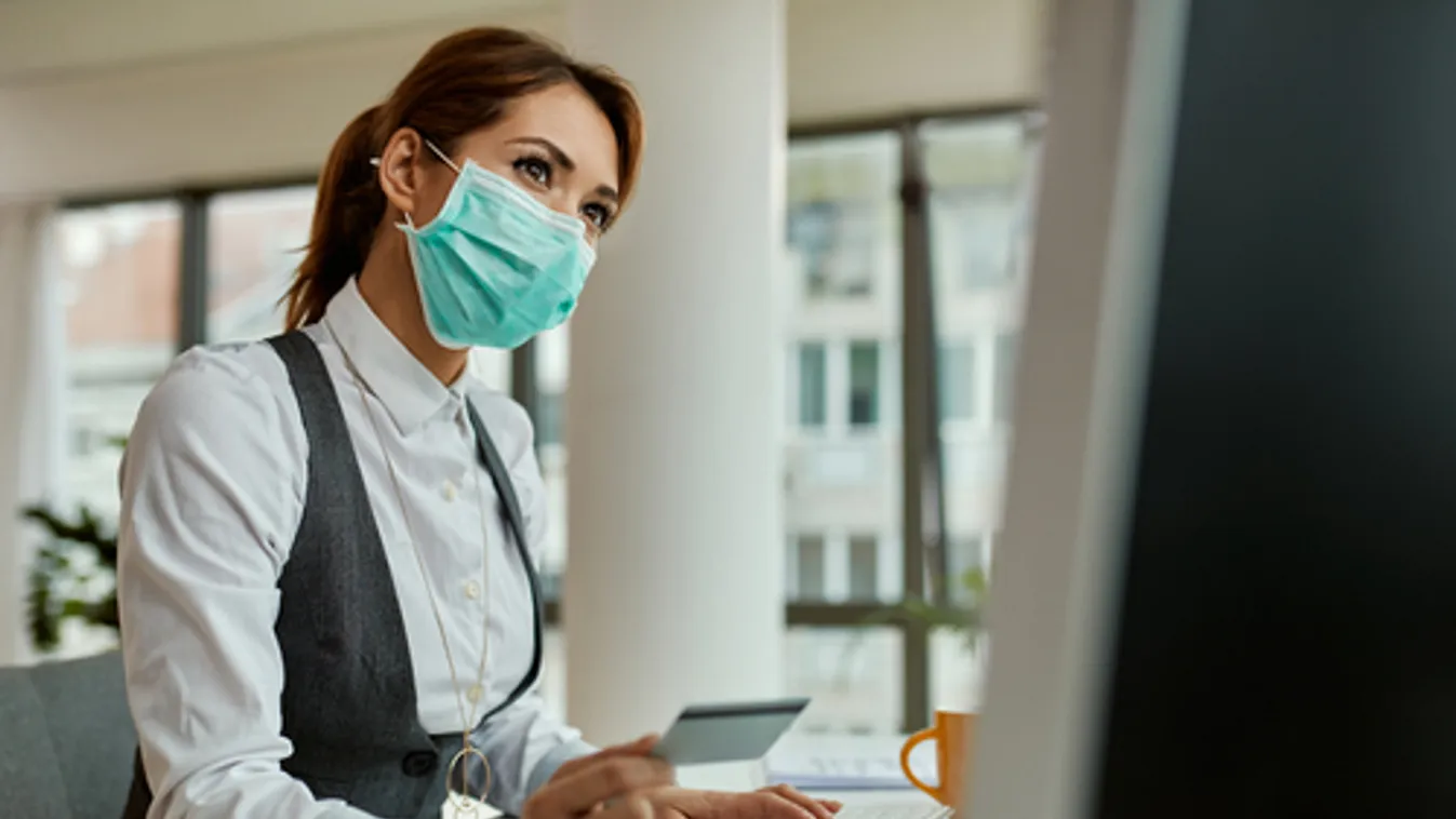 Színkódos rendszerrel tervezi a külföldi utazások újbóli engedélyezését a brit kormány