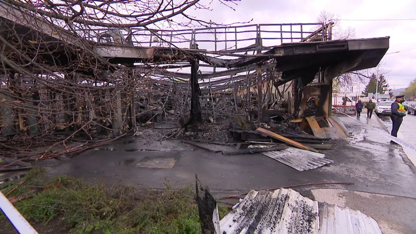 Porrá égett a szentendrei áruház