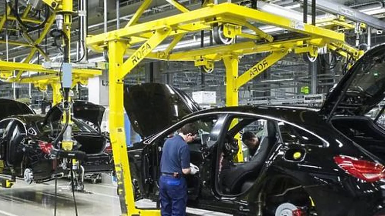 Stratégiai pozíciót szerezhet Magyarország a közeljövő autóiparában egy elemzés szerint