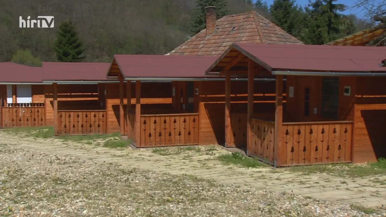 Erdei faházak épültek Bárnán