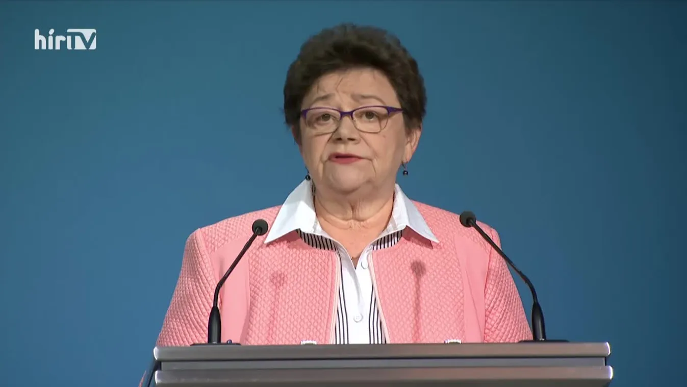 Keddtől lehet regisztrálni az oltásra TAJ-szám nélkül is