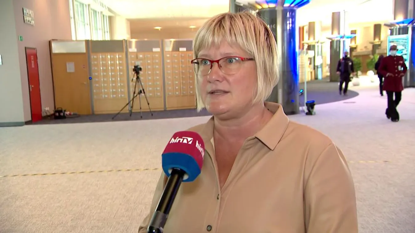 Gál Kinga szerint az EU migrációs politikája kizárólag a bevándorlók jogaival foglalkozik