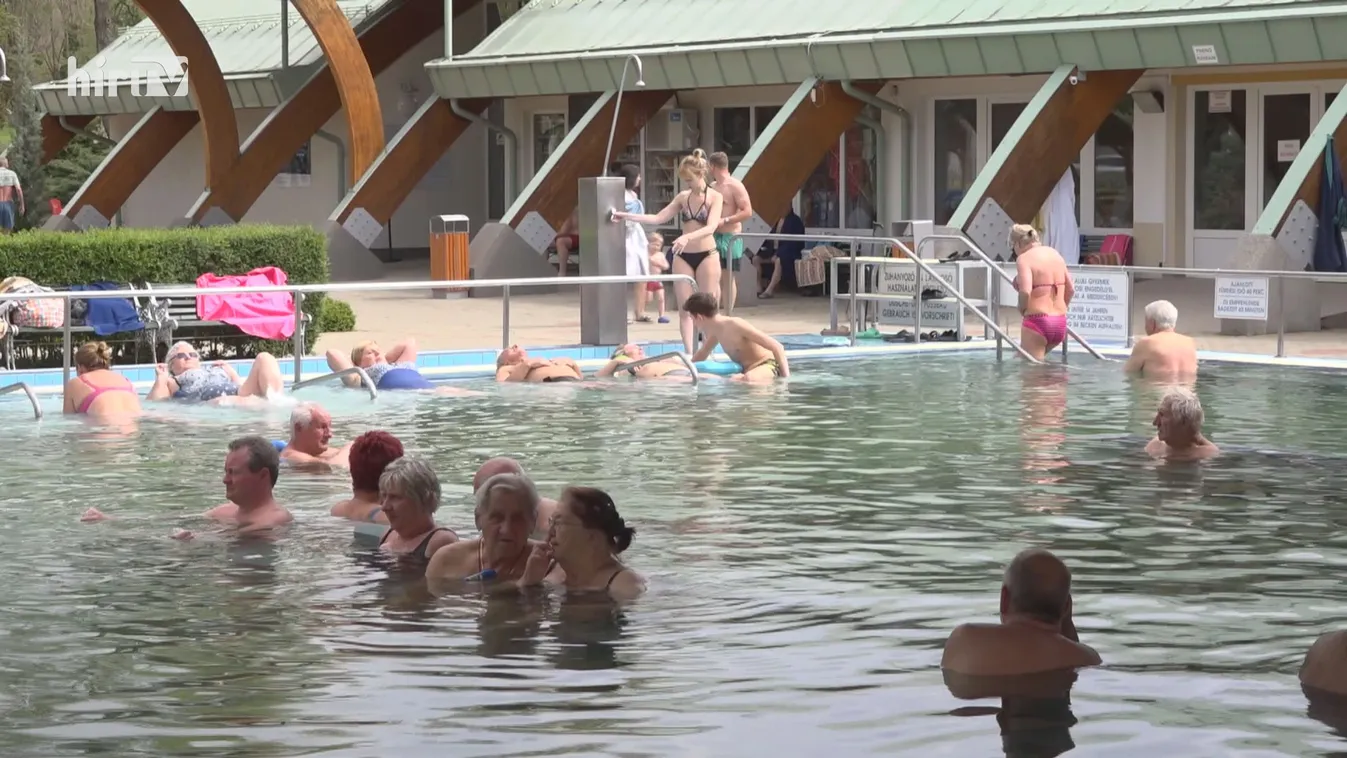 Kinyitottak a fürdők is