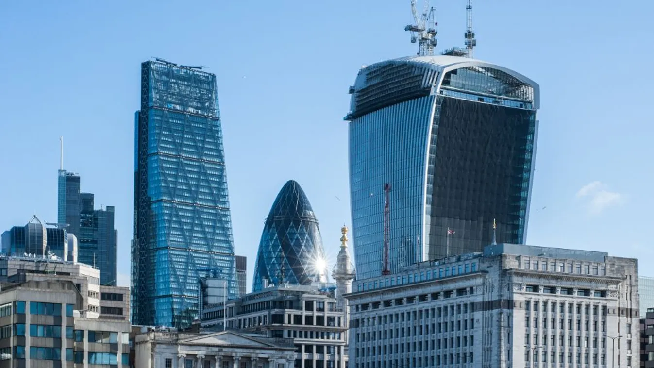 Hat évtizede nem mért csúcson a brit államadósság-ráta