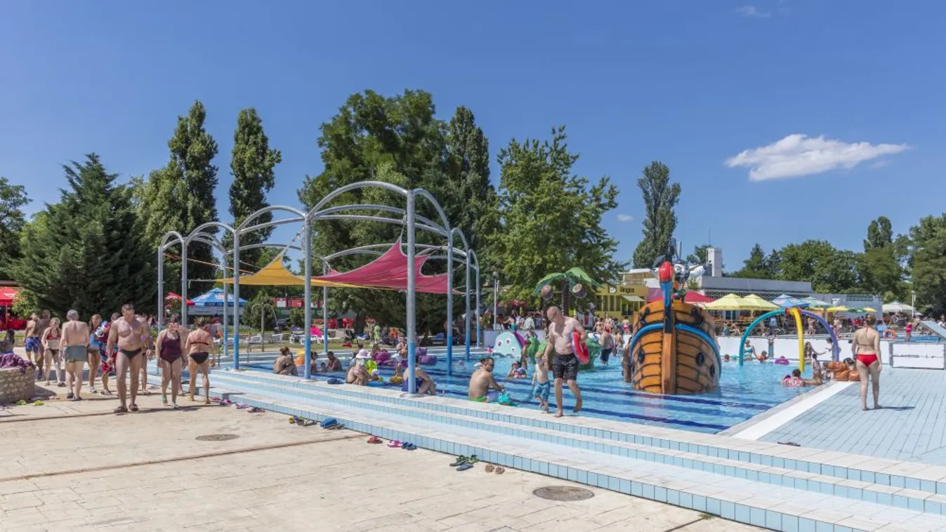 Egy órával tovább tartanak nyitva a budapesti strandok