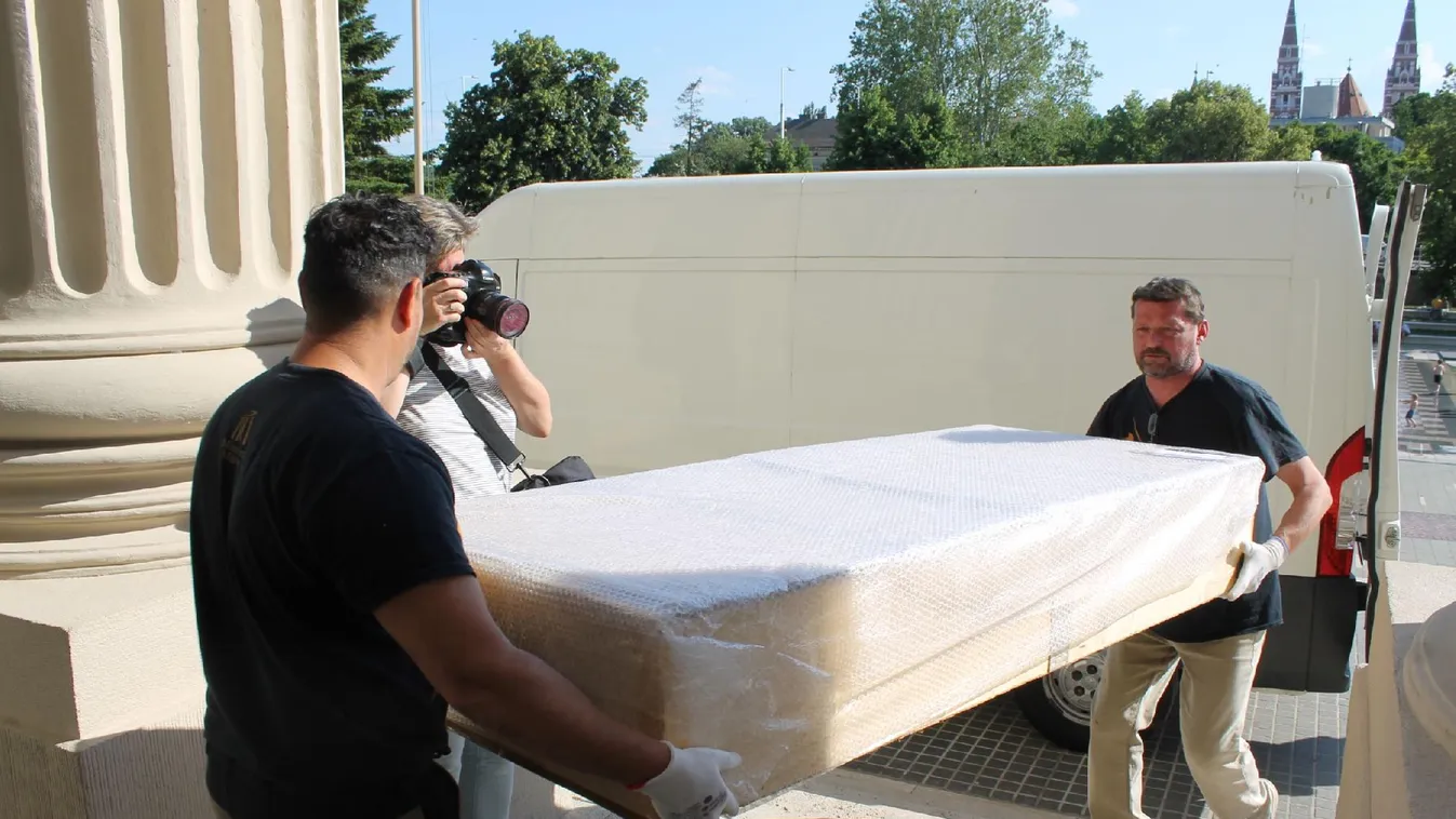 Szegeden mutatják be a ruhát, melyben Sisit meggyilkolták