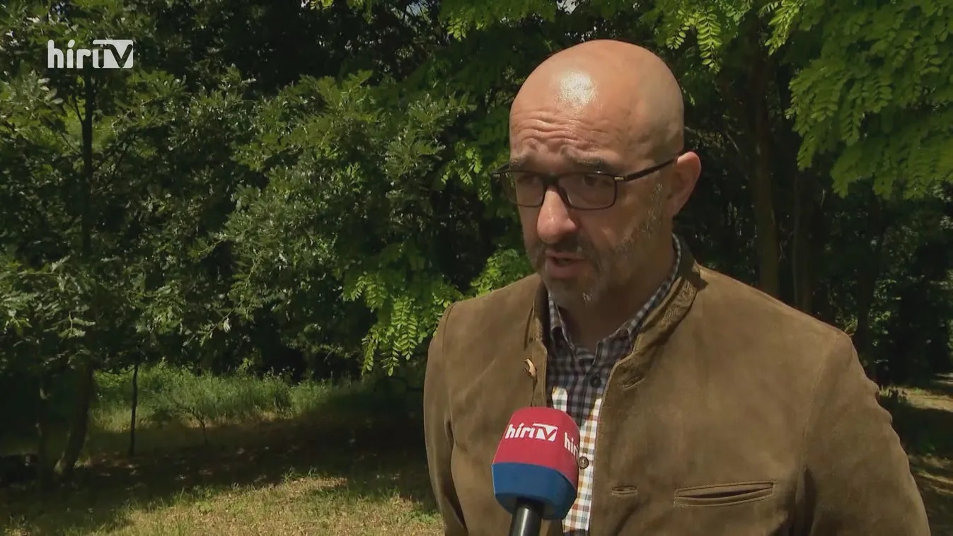 Az ellenzék támadja a nemzeti konzultációt