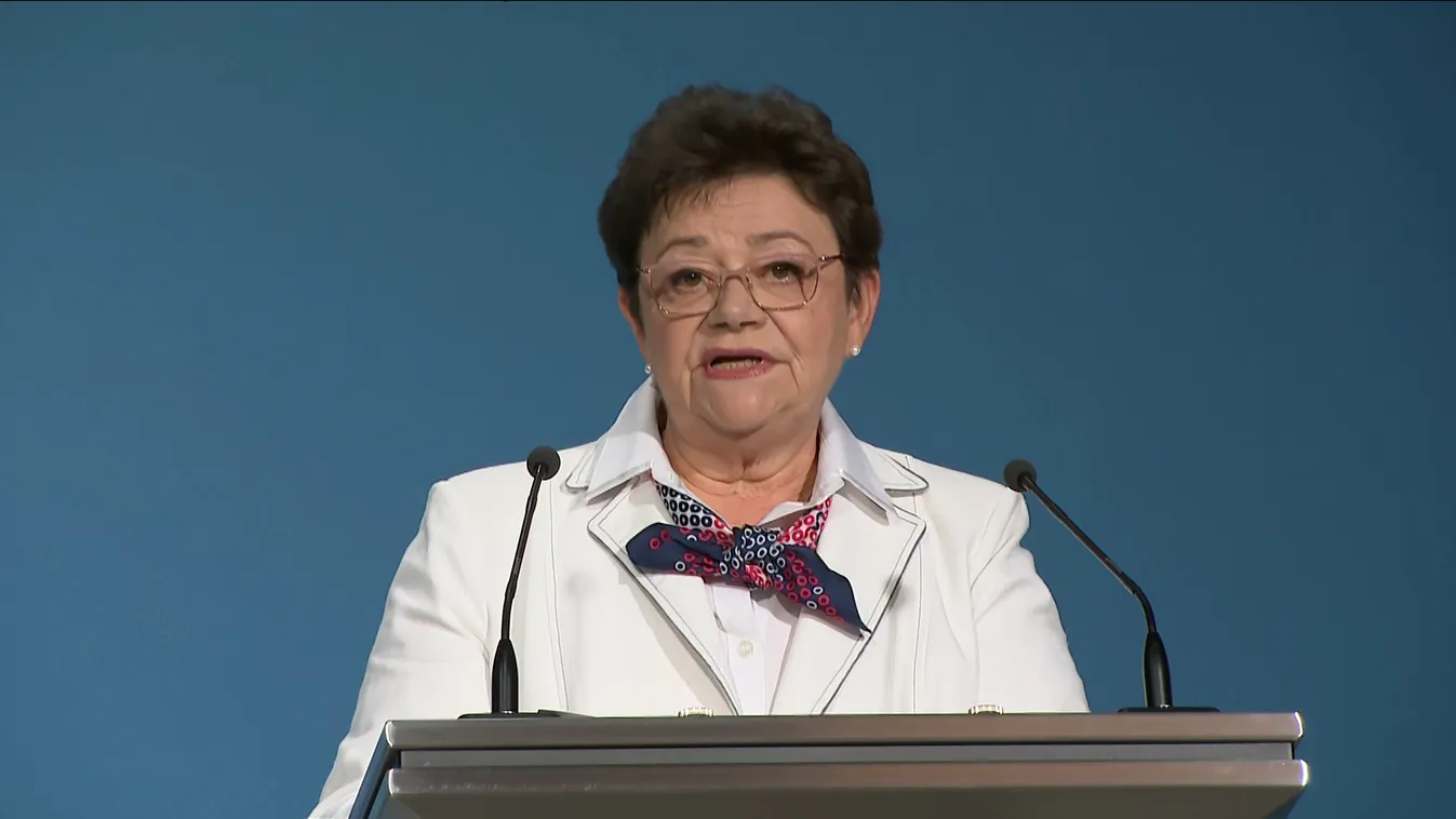 Müller Cecília: A mutánsok ellen is védenek az itthon alkalmazott oltások