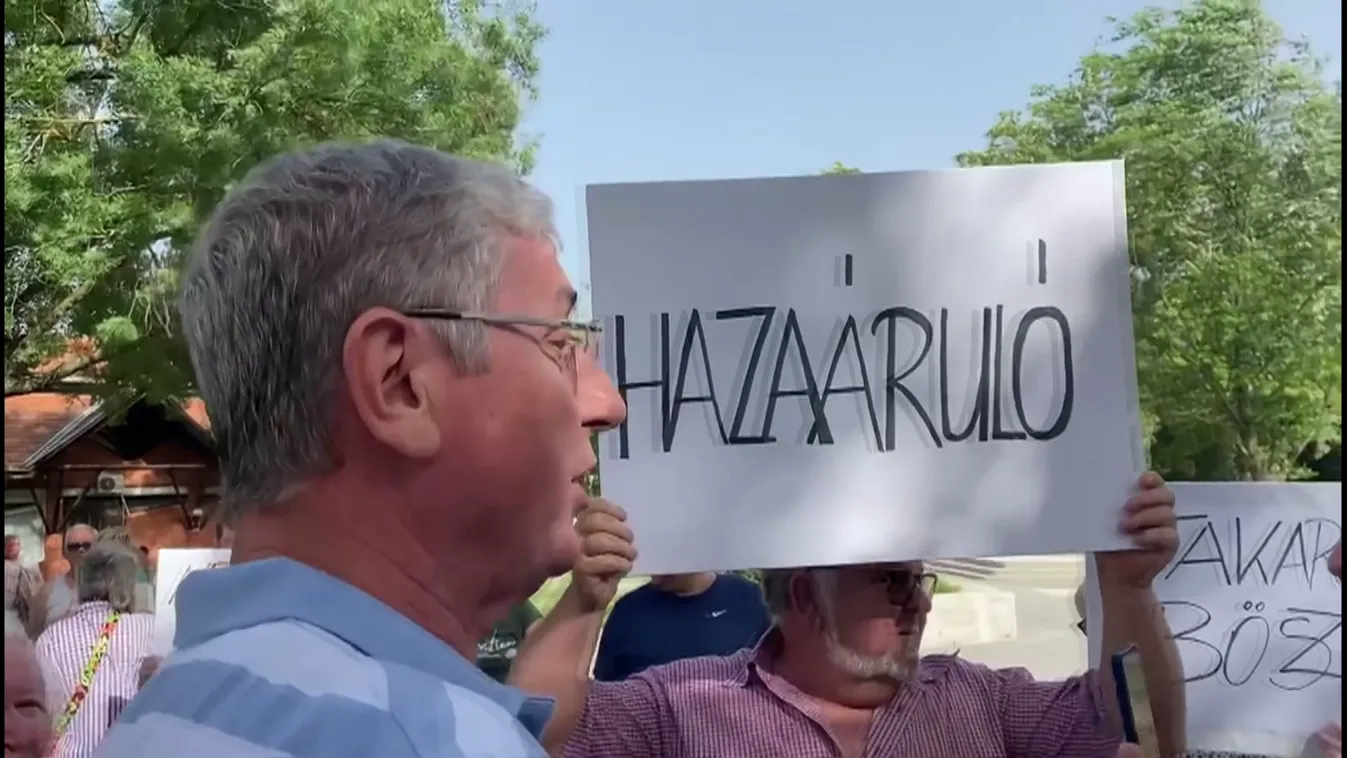 Jakab Péter narancslevet iszik, Gyurcsány Ferenc beszélgetni próbál