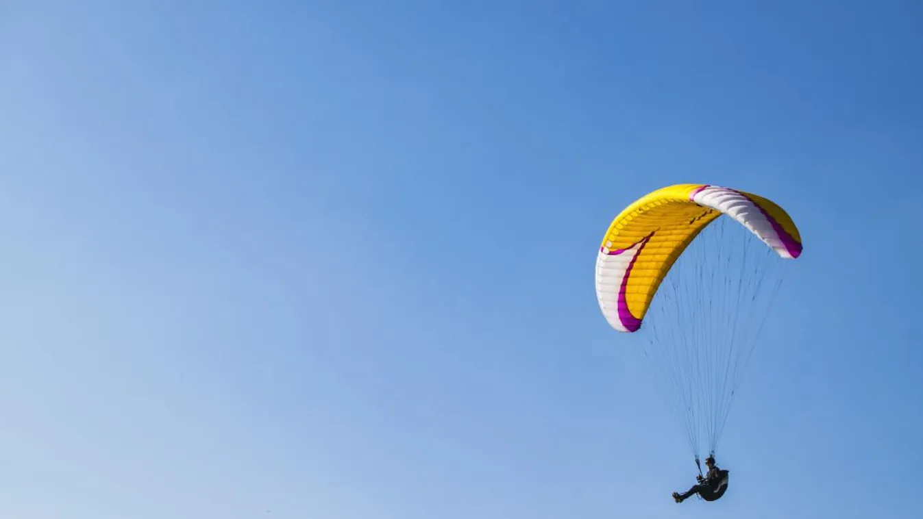 Siklóernyős baleset Hajdúszoboszlón