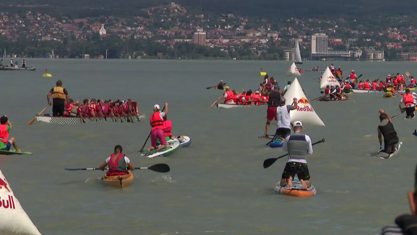 Több ezren evezték keresztbe a Balatont
