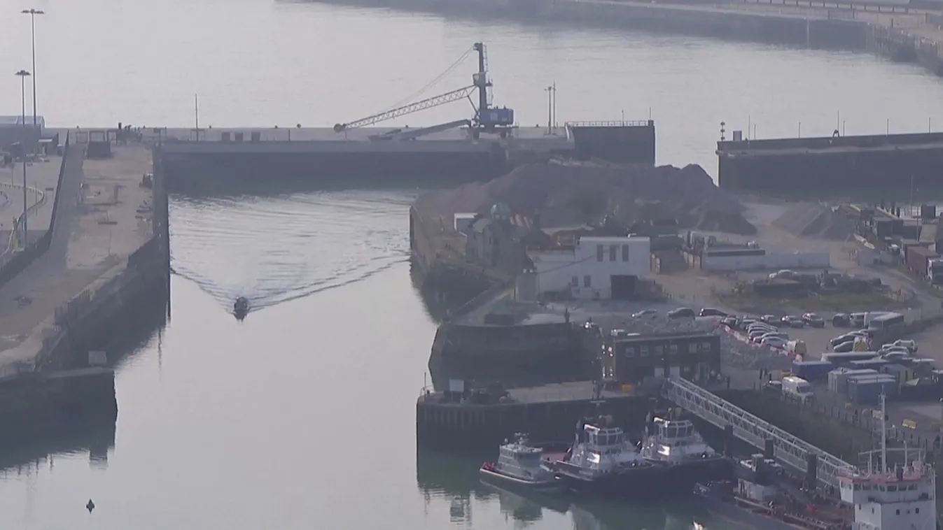 Több száz migráns kelt át Nagy-Britanniába