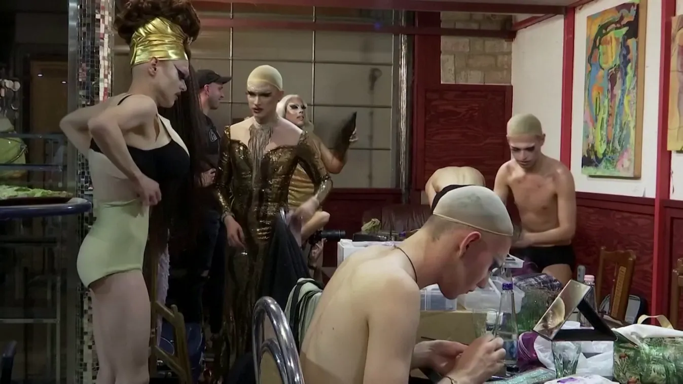 Félelemre, üldöztetésre panaszkodnak a magyarországi nőimitátorok