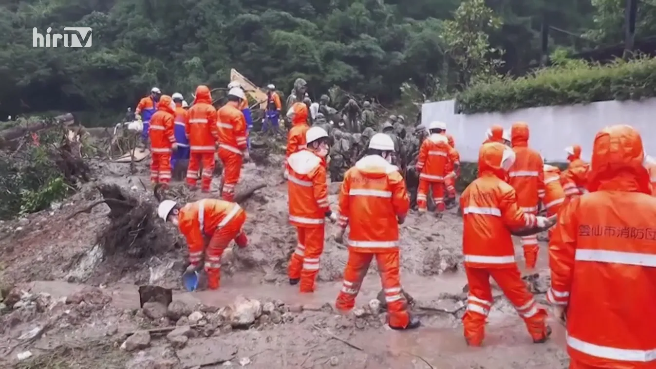 Százakat kellett kitelepíteni Japán déli részén