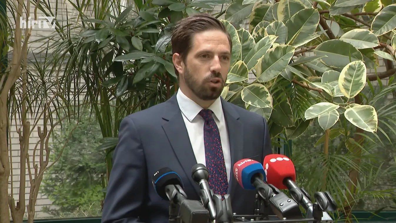 Épségben megérkeztek Frankfurtba a Kabulból kimenekített magyarok