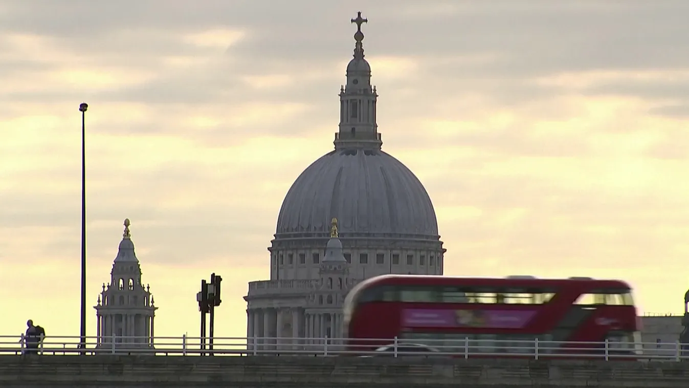 London szerint 154 100 magyar folyamodott tartós letelepedési engedélyért