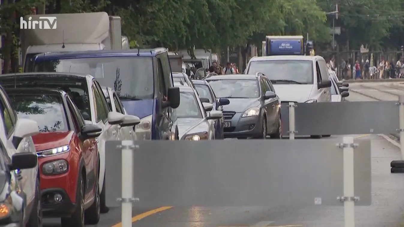 A DK szerint ki kell szorítani az autósokat Budapestről