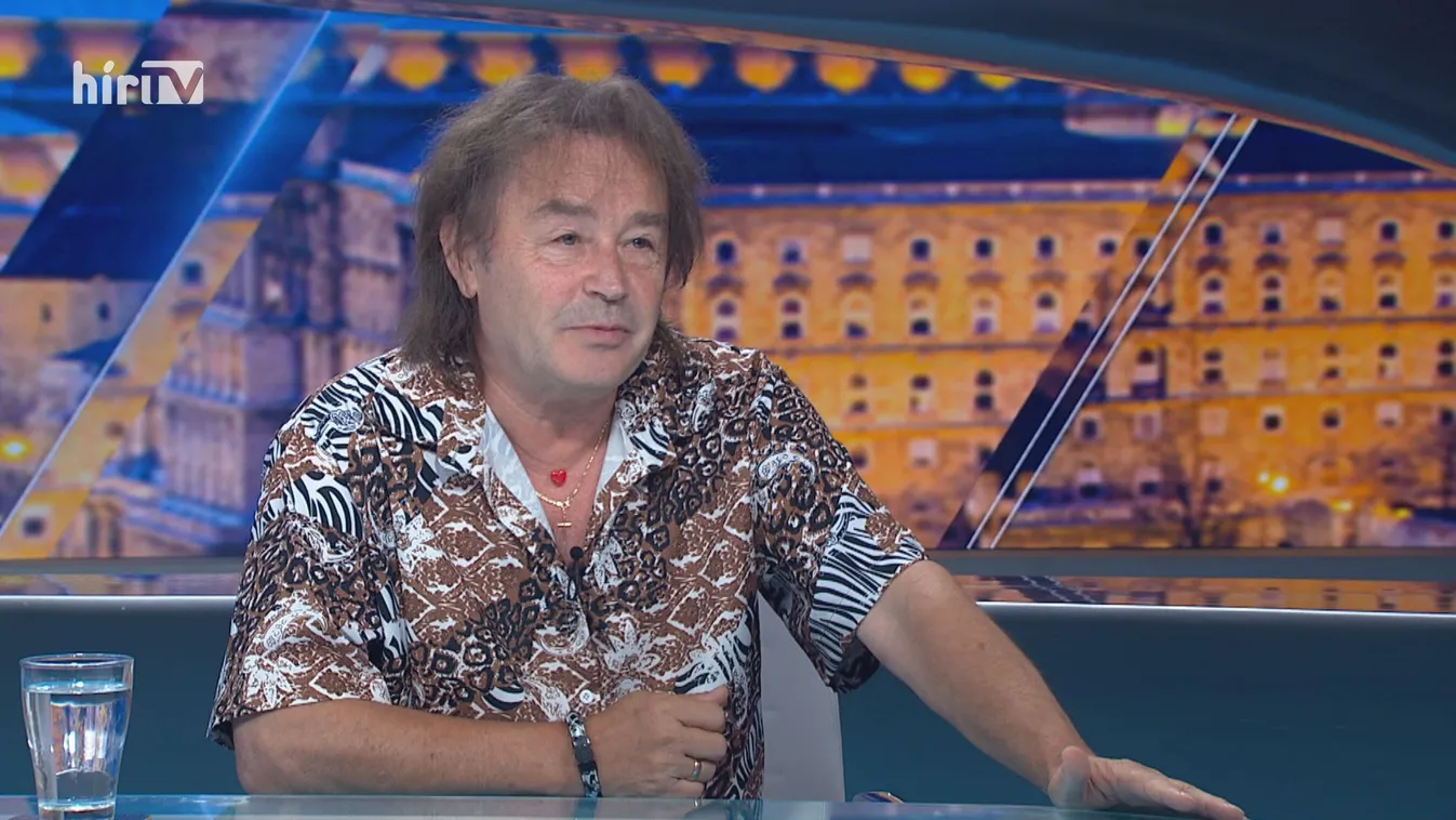 Szikora Róbert: A világnak szüksége van egy óriási megújulásra