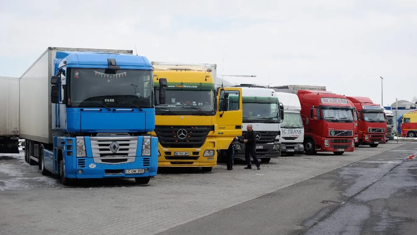 Három rövid nappali szakaszra osztódik a kamiontilalom