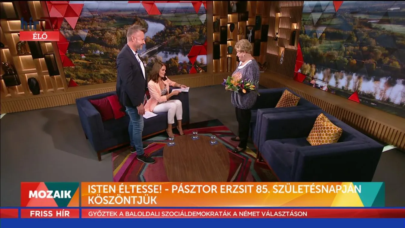 Mozaik: Pásztor Erzsit 85. születésnapján köszöntjük