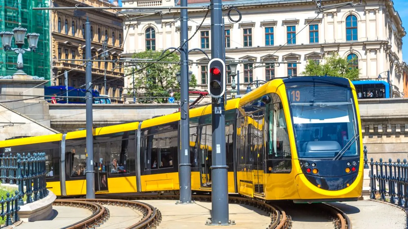 Ingyenessé tették a közösségi közlekedést a 14 év alattiaknak – százmilliókról feledkezett meg a főváros