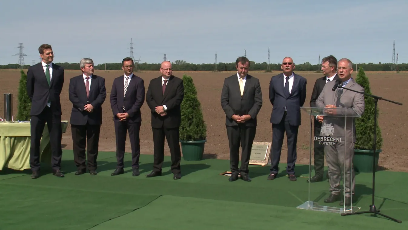 Jövő év végén megkezdődik a vakcinagyártás a debreceni Nemzeti Oltóanyaggyárban