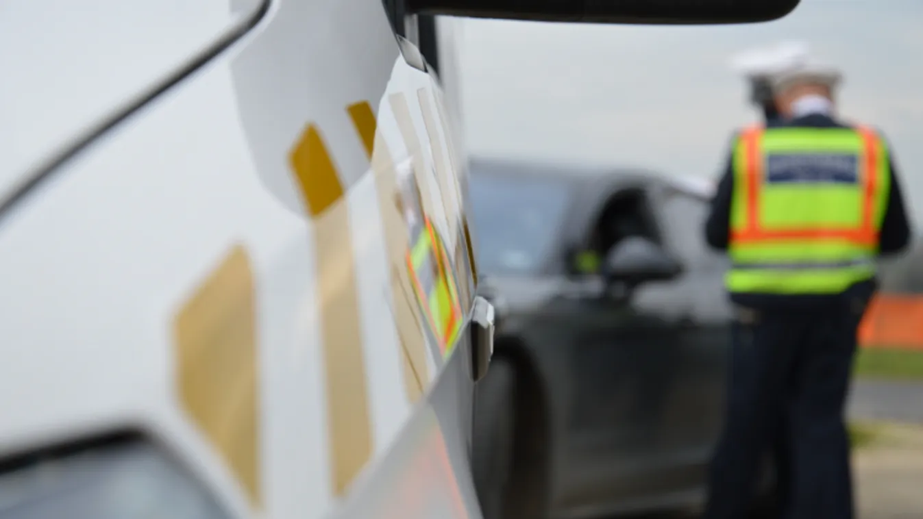 Árokba hajtott autójával az embercsempész Vas megyében