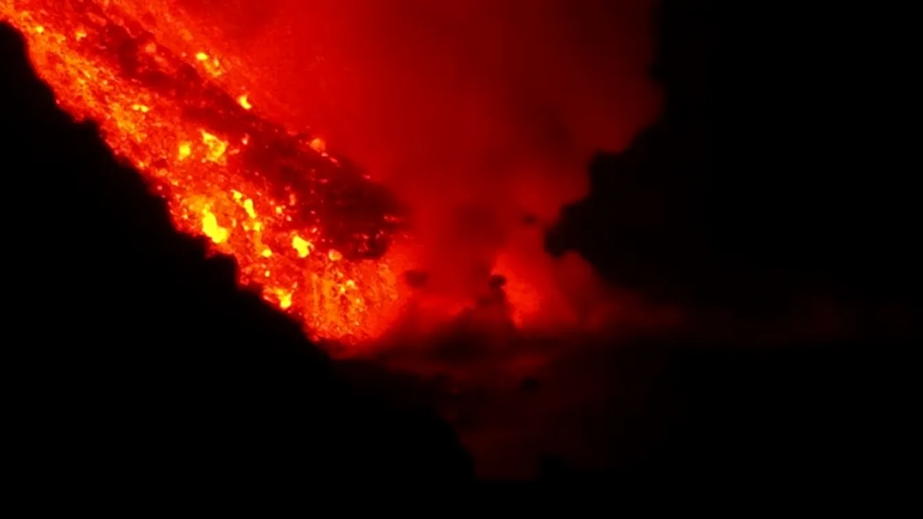 Elérte az izzó láva az Atlanti-óceánt La Palma szigetén