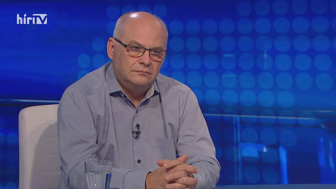 Császár Attila: Ahogy a rendőrök kezelték 2006-ban a TV-székház és a rendőrök védelmét, az a világ szégyene volt
