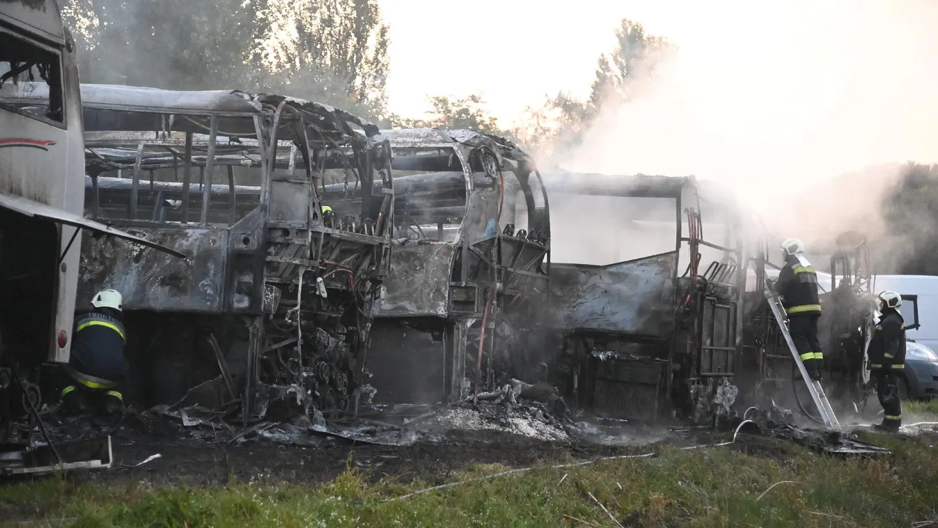 Buszok égtek egy dunavarsányi telephelyen