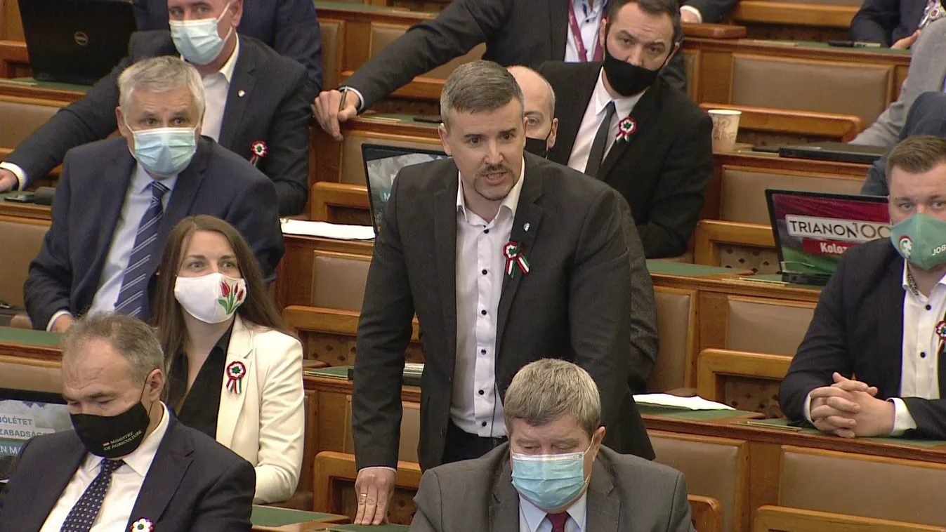 Kiváltságosaknak járó körülmények között él és dolgozik a Jobbik elnöke