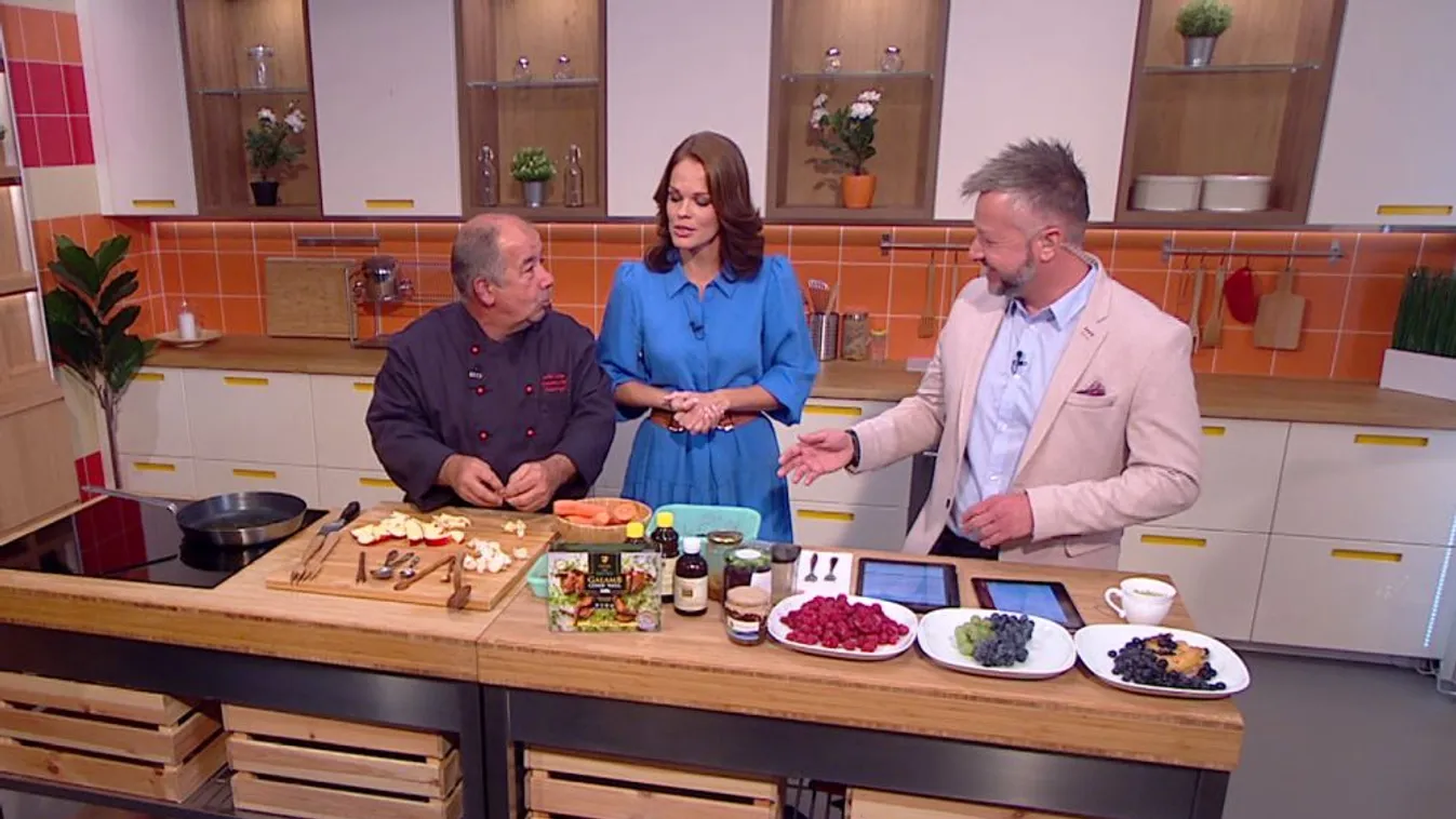 Mozaik: Galambot készít nekünk a születésnapos Szőke András